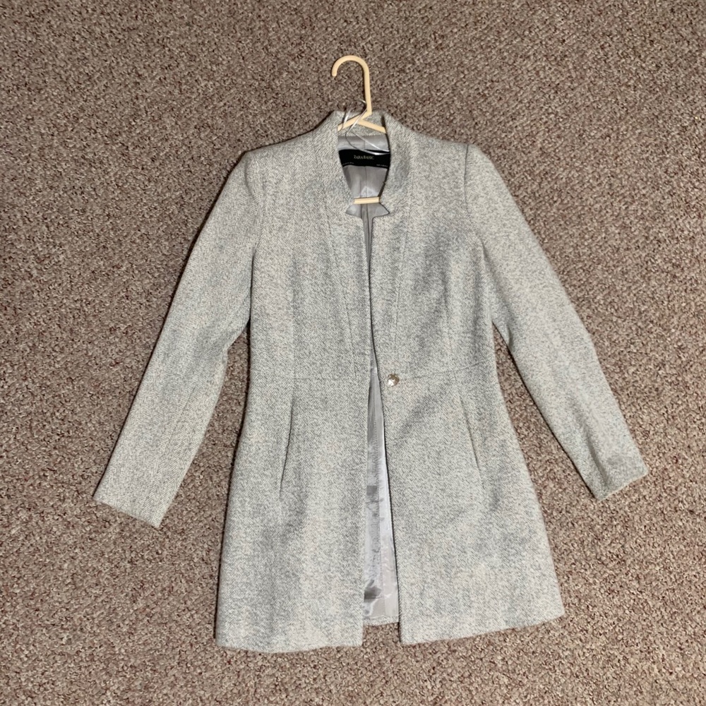 Gray fitted winter coat